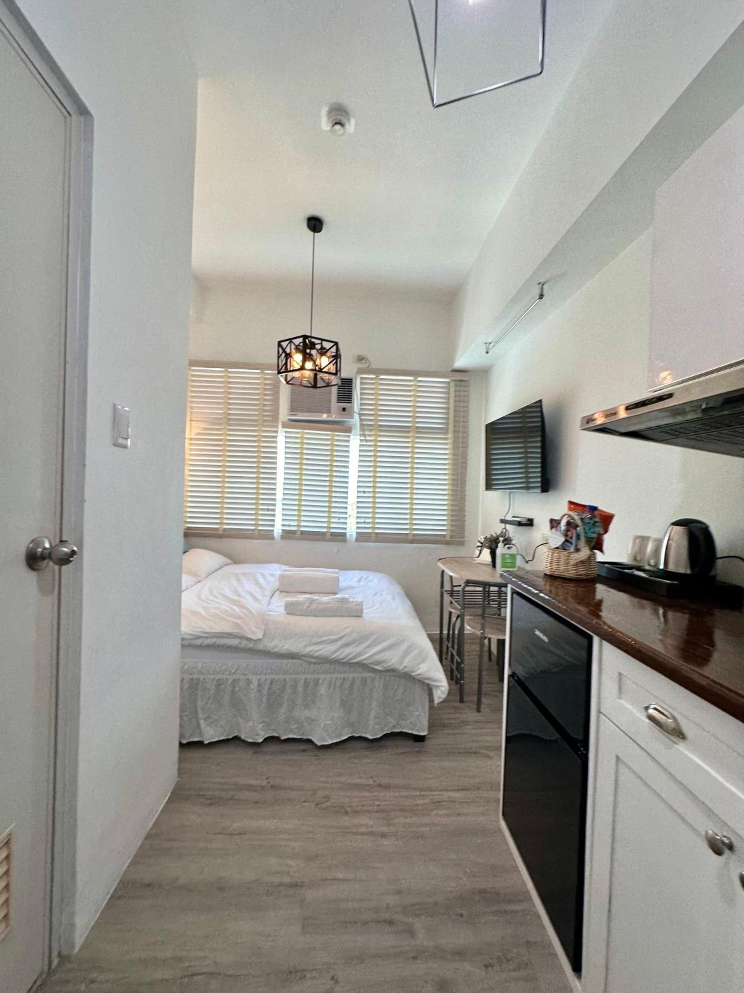 Studio One Condominium, Alabang - Bluu - Fiber Wi-Fi, Netflix-Ready Muntinlupa City Εξωτερικό φωτογραφία